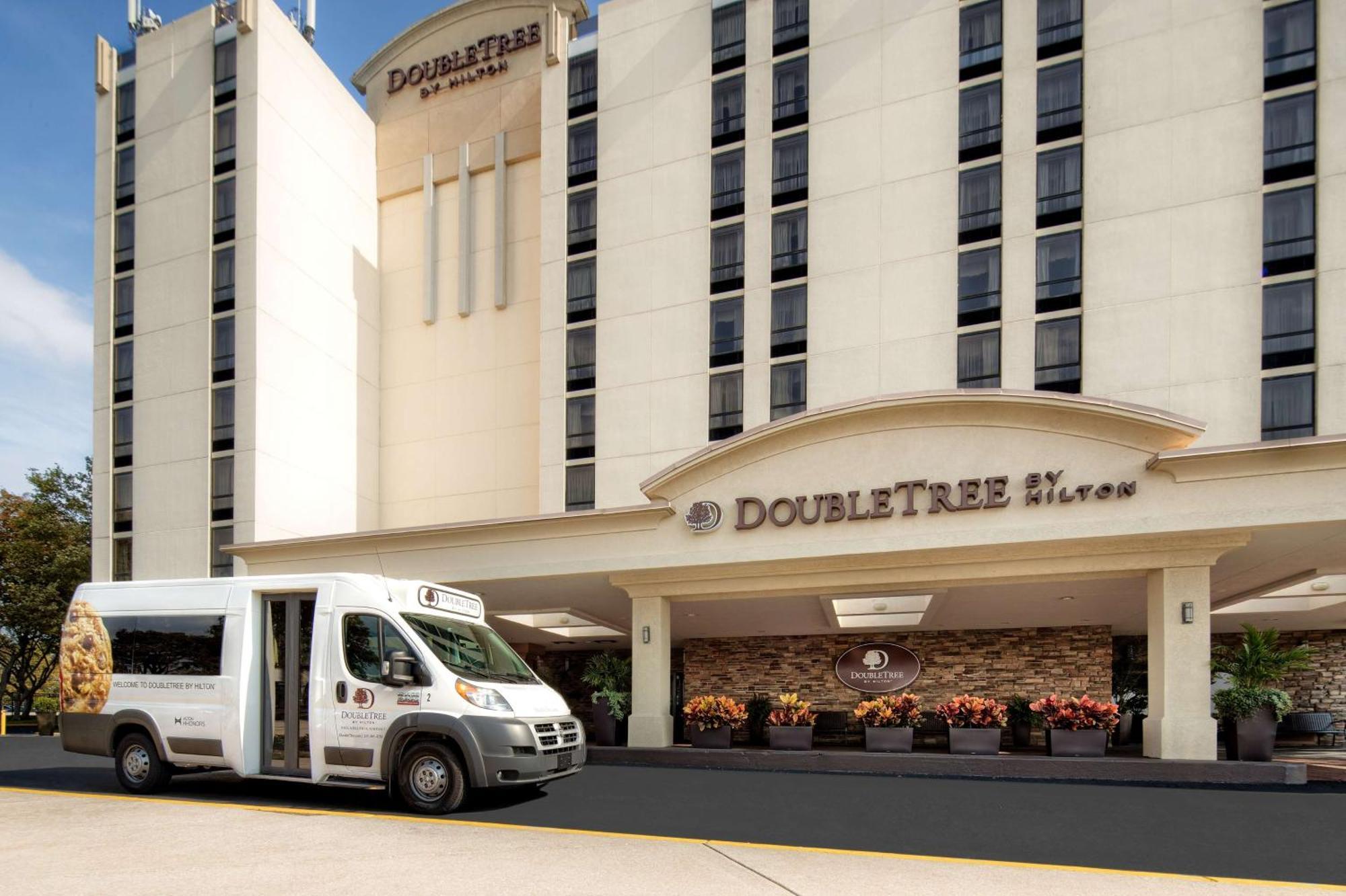 Doubletree By Hilton Airport Hotel